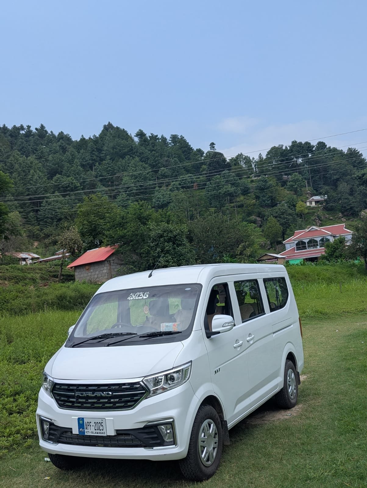 7 SEATER SAFARI FORLAND FOR RENT